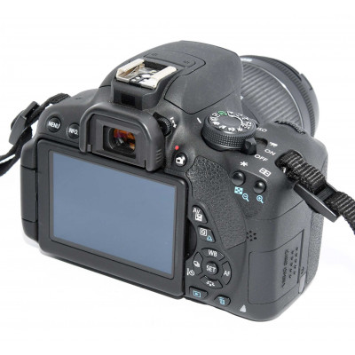 CANON EOS 700D REBEL T5I CON OBJETIVO MACRO CANON 18-55MM IS STM