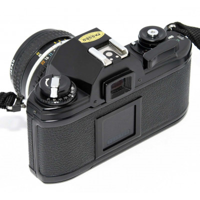 CAMARA VINTAGE NIKON EM