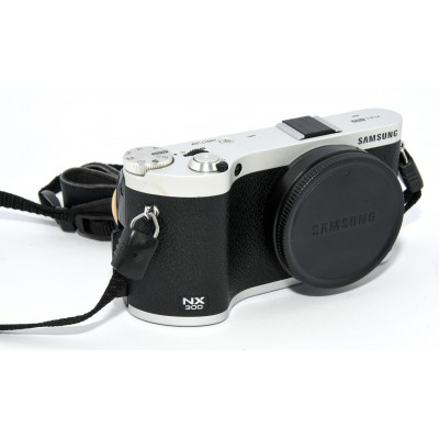 CAMARA COMPACTA DIGITAL SAMSUNG NX300