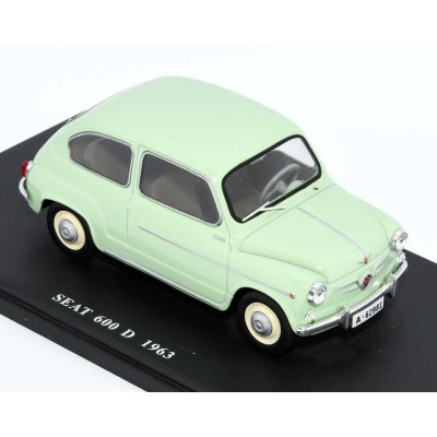 COCHE A ESCALA SEAT 600 D 1963