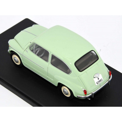 COCHE A ESCALA SEAT 600 D 1963