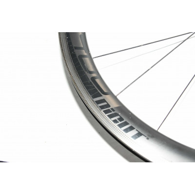 RUEDA DELANTERA CARBONO DT SWISS ARC 1400 DICUT