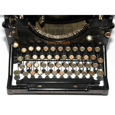 MAQUINA DE ESCRIBIR UNDERWOOD 5