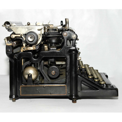 MAQUINA DE ESCRIBIR UNDERWOOD 5