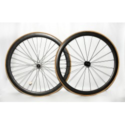 PAREJA RUEDAS DE CARBONO TUBULAR
