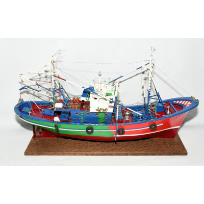 BARCO A ESCALA BAJURA