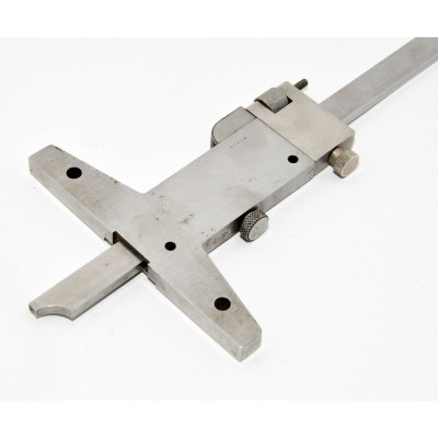 CALIBRE DE PROFUNDIDAD MITUTOYO 200MM