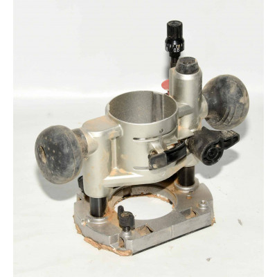 FRESADORA MAKITA RT0702CX2J