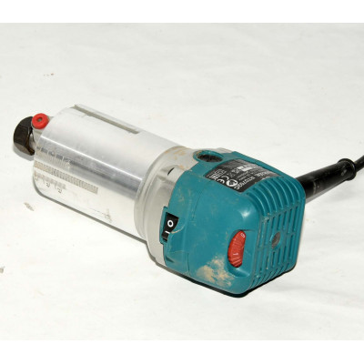 FRESADORA MAKITA RT0702CX2J