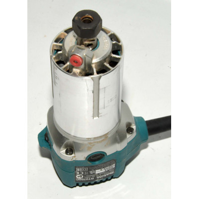 FRESADORA MAKITA RT0702CX2J