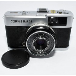 CAMARA VINTAGE OLYMPUS TRIP 35
