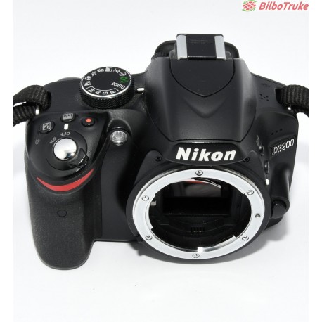 CAMARA NIKON D3200