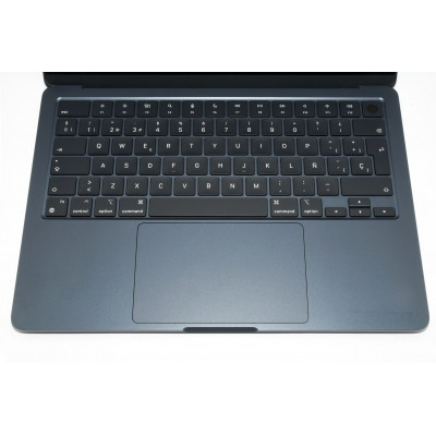 MACBOOK AIR 13p 2022 M2 / 256GB SSD / 8GB RAM