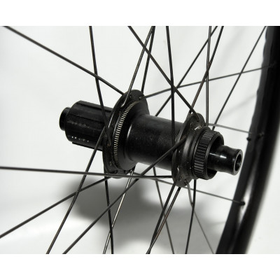 PAREJA DE RUEDAS BONTRAGER PARADIGM COMP 25