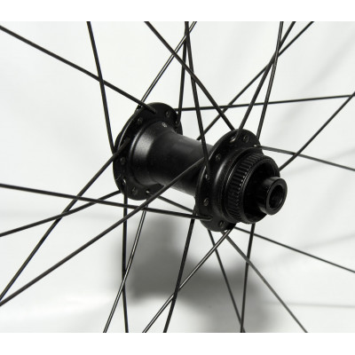 PAREJA DE RUEDAS BONTRAGER PARADIGM COMP 25