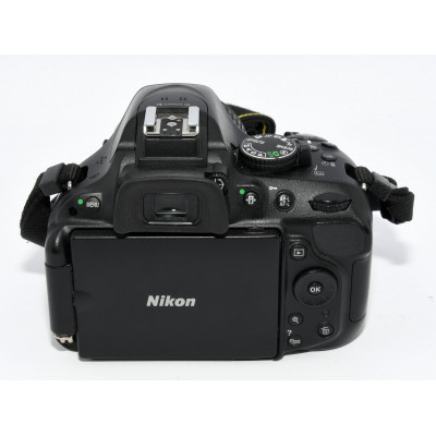 CAMARA REFLEX DIGITAL NIKON D5200 + NIKON 18-55MM