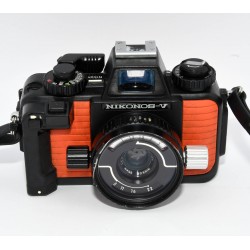 CAMARA VINTAGE NIKONOS V + NIKKOR 35MM 2.5