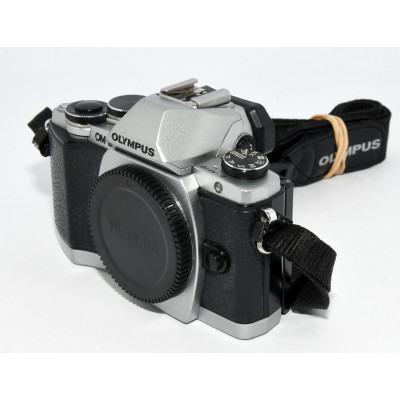 CAMARA DIGITAL EVIL OLYMPUS OMD M10