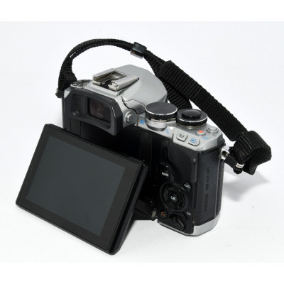 CAMARA DIGITAL EVIL OLYMPUS OMD M10
