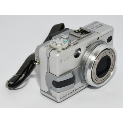 CAMARA DIGITAL COMPACTA SONY DSC-V1