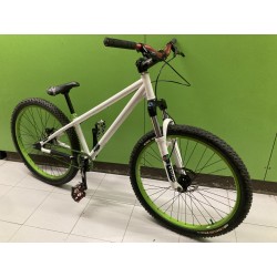 BICICLETA MONTAÑA BLANCA DIRT JUMP