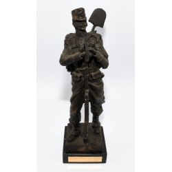 FIGURA DE RESINA SOBRE BASE SOLDADO INGENIEROS 1890