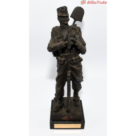 FIGURA DE RESINA SOBRE BASE SOLDADO INGENIEROS 1890