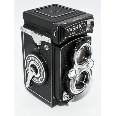 CAMARA YASHICA MAT-124