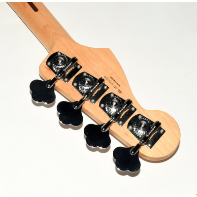 BAJO ELECTRICO Fender Jazz Bass Deluxe. Made in México.