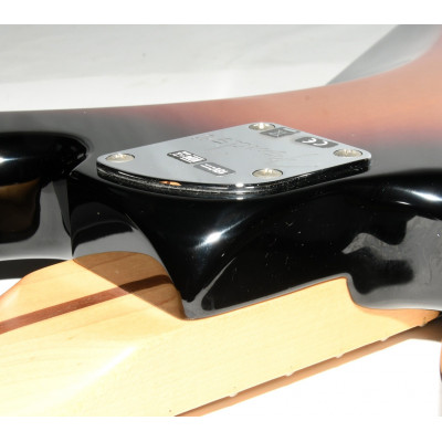 BAJO ELECTRICO Fender Jazz Bass Deluxe. Made in México.