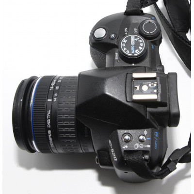 CAMARA REFLEX DIGITAL OLYMPUS E520 + OLYMPUS 14-42