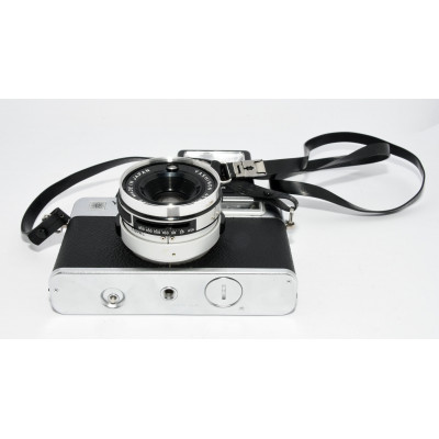 CAMARA ANALOGICA YASHICA MG1