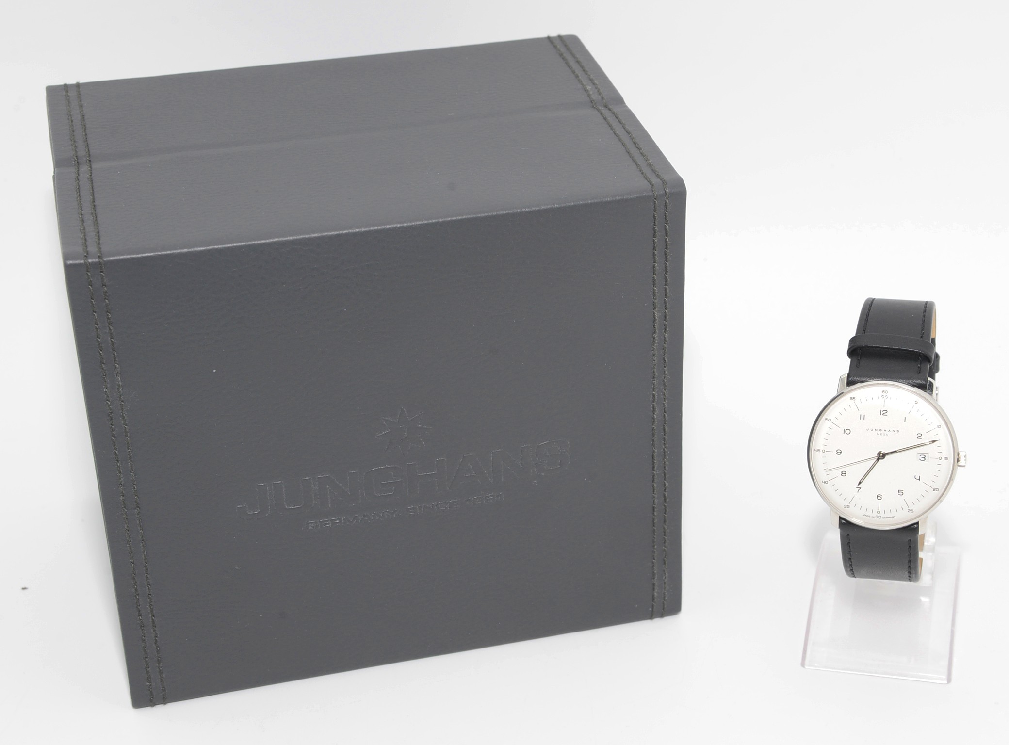 RELOJ JUNGHANS MAX BILL MEGA 058 4820.00 Bilbotruke Segunda mano