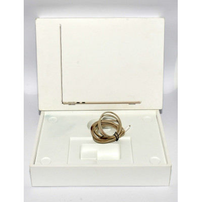 MACBOOK AIR 13p 2022 M2 / 256GB SSD / 8GB RAM