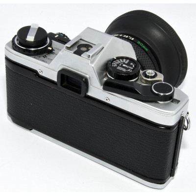 CAMARA REFLEX ANALOGICA OLYMPUS OM10 CON ACCESORIOS