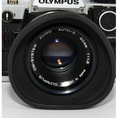 CAMARA REFLEX ANALOGICA OLYMPUS OM10 CON ACCESORIOS