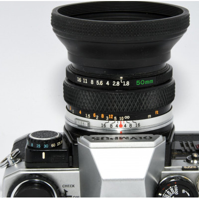 CAMARA REFLEX ANALOGICA OLYMPUS OM10 CON ACCESORIOS