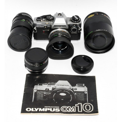 CAMARA REFLEX ANALOGICA OLYMPUS OM10 CON ACCESORIOS