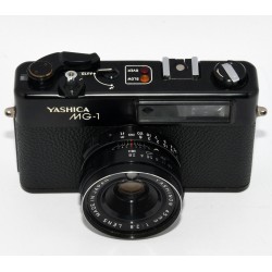 CAMARA VINTAGE YASHICA MG-1