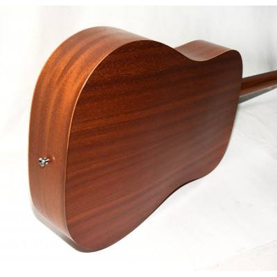 GUITARRA ACUSTICA TAYLOR BIG BABY BBT