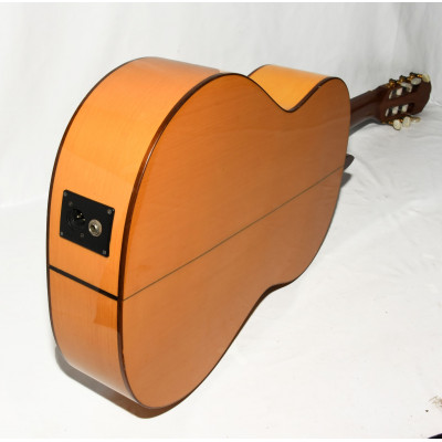 GUITARRA ELECTROACUSTICA RAIMUNDO 126