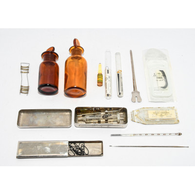 MALETIN EQUIPO DE URGENCIA ANTIGUO