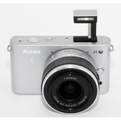 NIKON 1 J1 EN CAJA + OBJETIVO 10-30MM VR 3.5-5.6