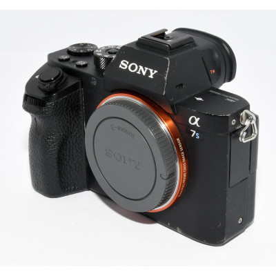 CAMARA MIRRORLESS SONY A7S II + CAJA METALICA