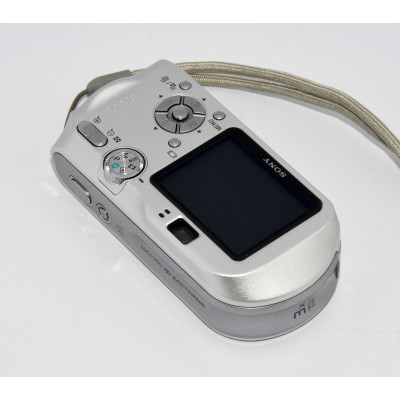 CAMARA DIGITAL COMPACTA SONY CYBERSHOT DSC-P200