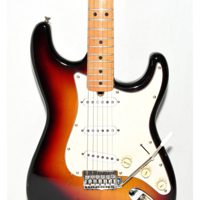 GUITARRA ELECTRICA LUXOR L200 STRATOCASTER