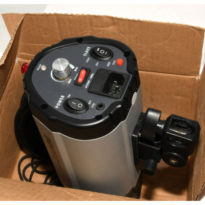 PACK Y FOCO FOTOGRAFIA NEEWER 250