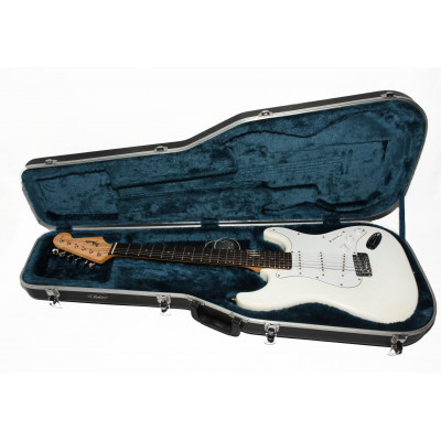 GUITARRA ELECTRICA TIPO STRATOCASTER