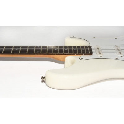 GUITARRA ELECTRICA TIPO STRATOCASTER