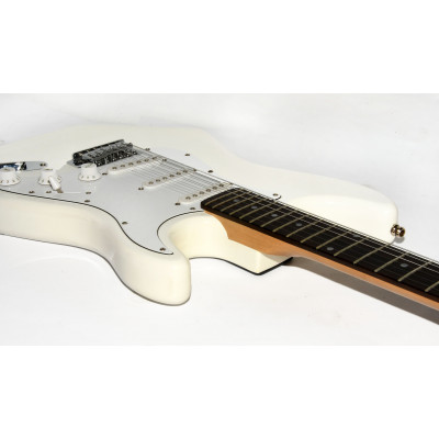 GUITARRA ELECTRICA TIPO STRATOCASTER